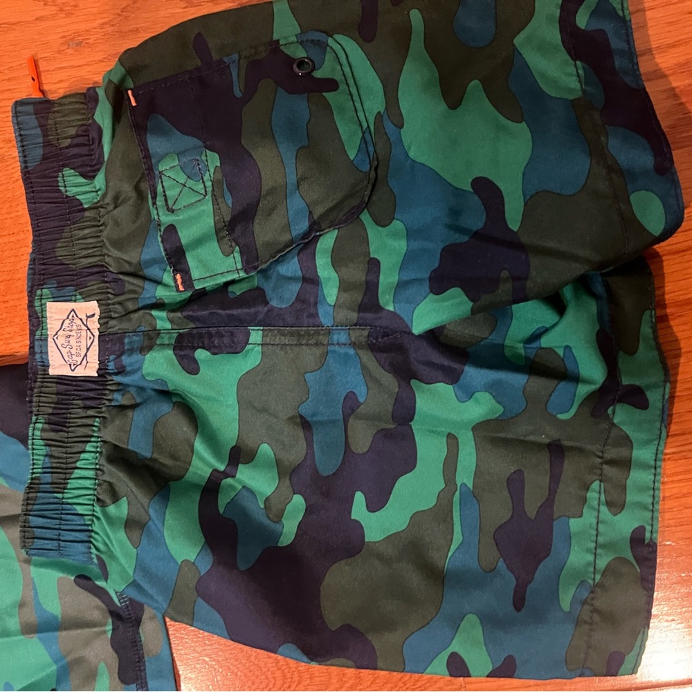 GAP Kids Green and Blue Camouflage Rashguard Set like new - Picture 6 of 6